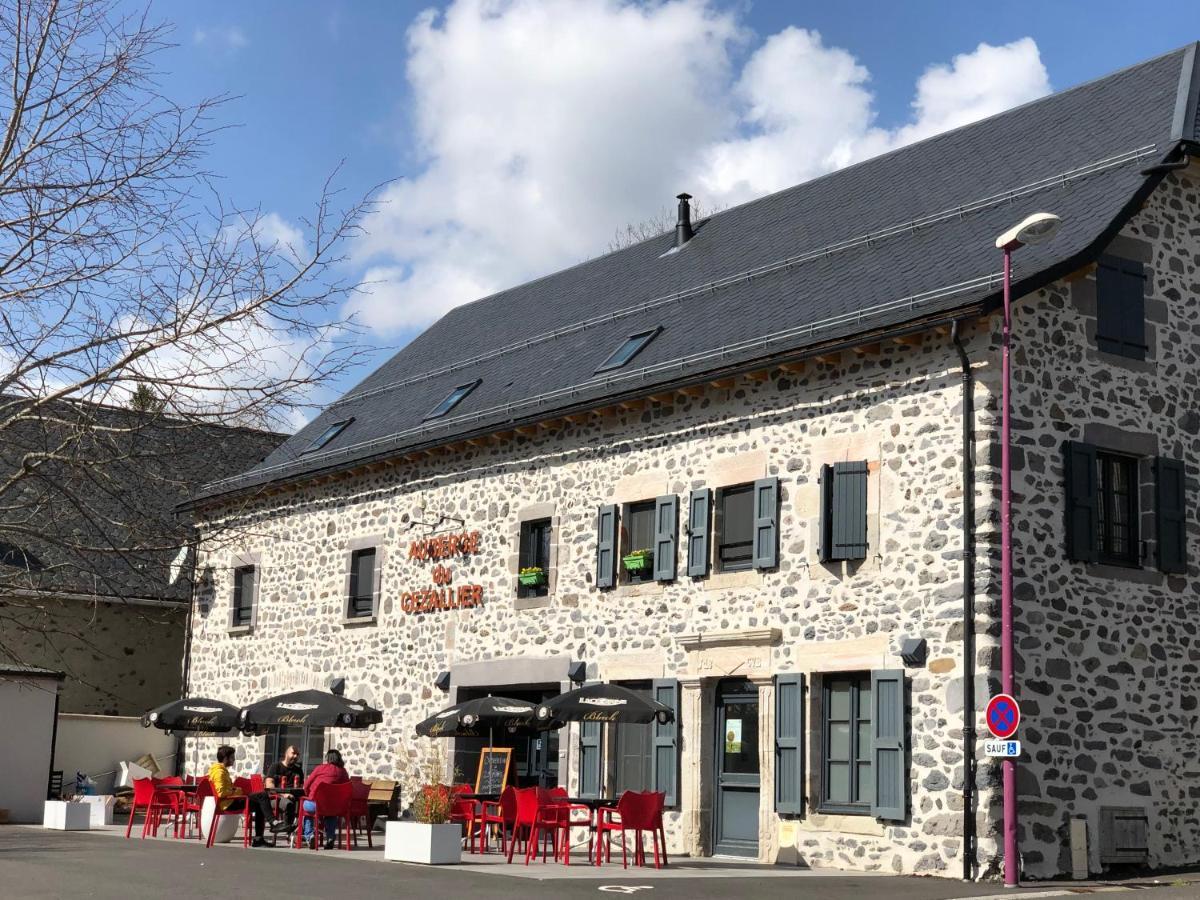 Auberge Du Cezallier Montgreleix Bagian luar foto
