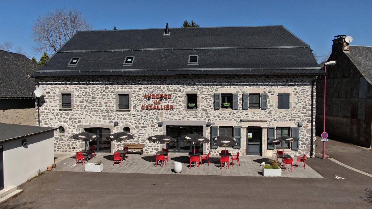 Auberge Du Cezallier Montgreleix Bagian luar foto