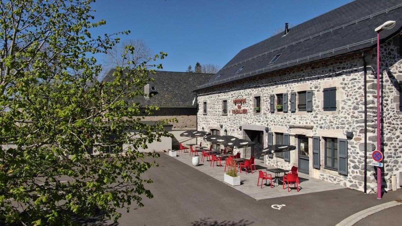 Auberge Du Cezallier Montgreleix Bagian luar foto