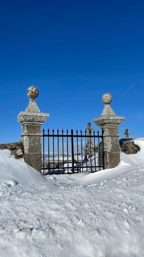 Auberge Du Cezallier Montgreleix Bagian luar foto